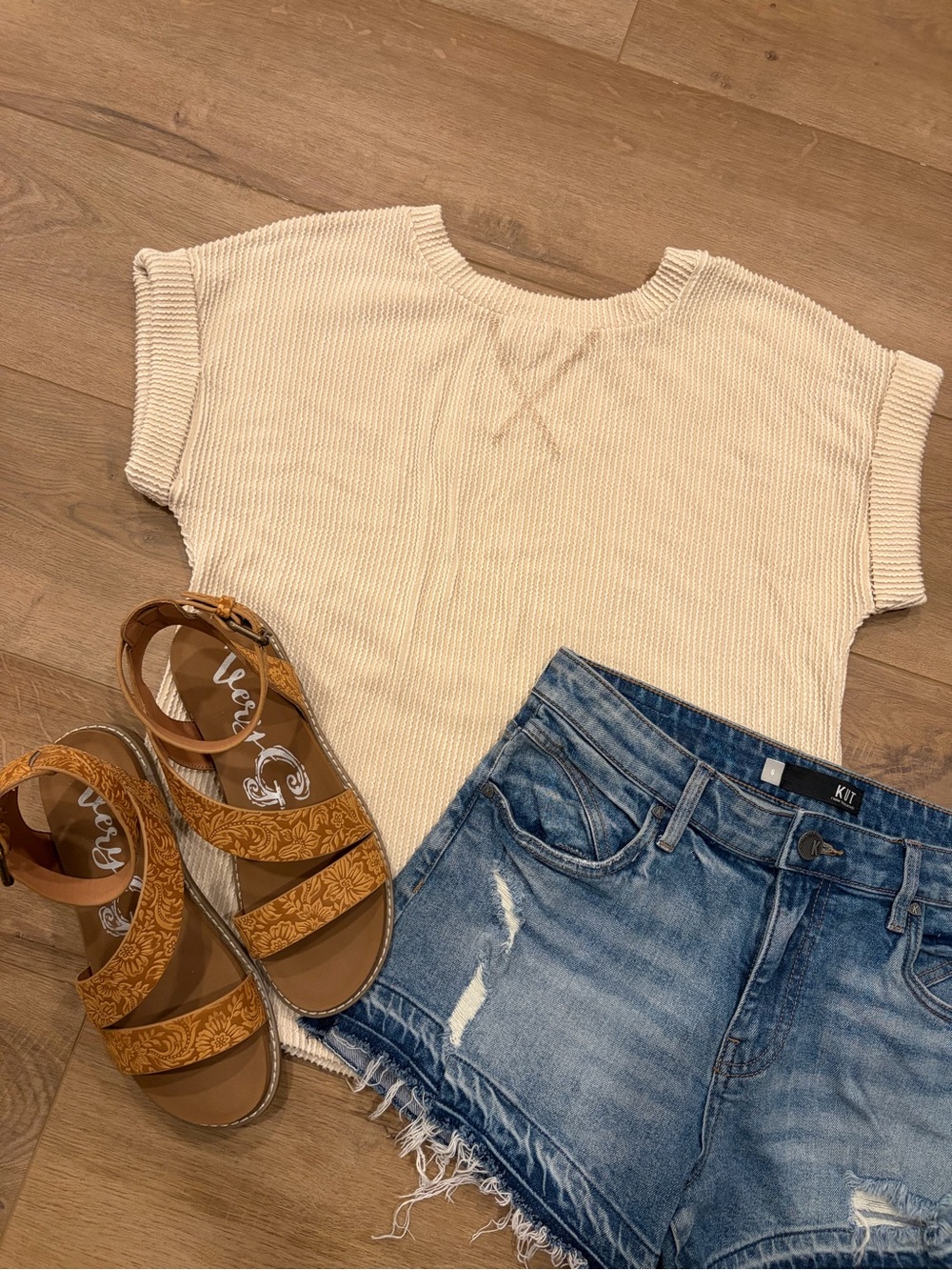 J.O.A. Textured Blouse - Picture 2 of 4